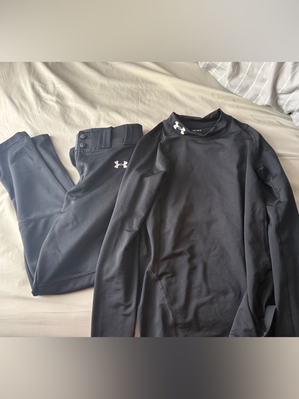 Under Armour Black Performance baseball pants & top set youth large